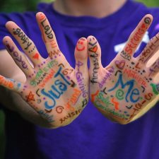 hands-423794_1920